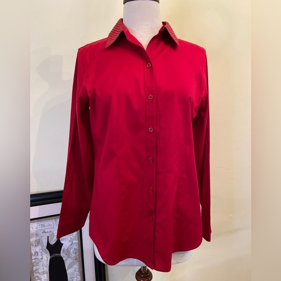Chico’s BlouseSize 00 No Iron Long Sleeve Red Rhinestones NWT - Picture 1 of 9